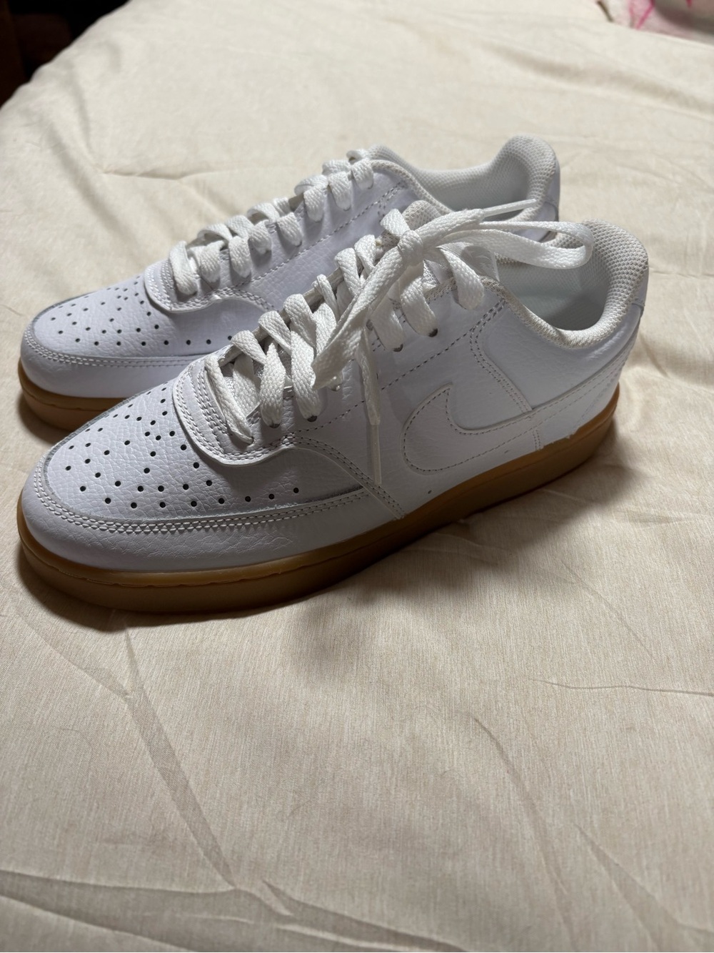 Nike White Leather Low-Top Sneakers with Gum Sole - Picture 2 of 7